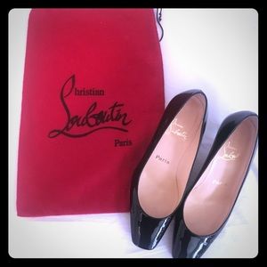 Rare! Christian Louboutin patent leather kitten 👠